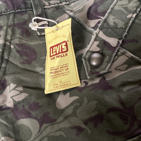 NWT & Vintage Levi’s Camouflage Tab Twills Capri Length Pants - Picture 3 of 11
